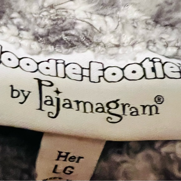 Festive Snowflake Women's Pajama Onesie - Picture 3 of 3